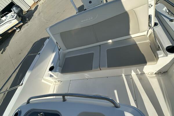 27ft Boston Whaler Yacht For Sale