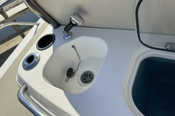 27ft Boston Whaler Yacht For Sale