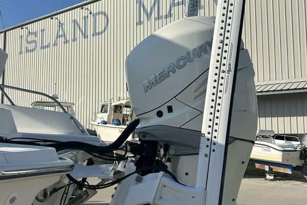 27ft Boston Whaler Yacht For Sale