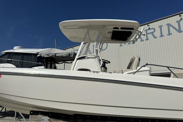 27ft Boston Whaler Yacht For Sale