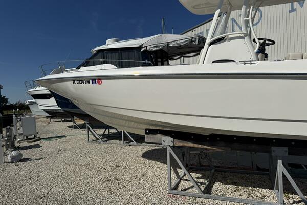 27ft Boston Whaler Yacht For Sale