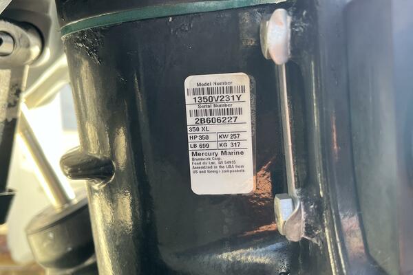 27ft Boston Whaler Yacht For Sale