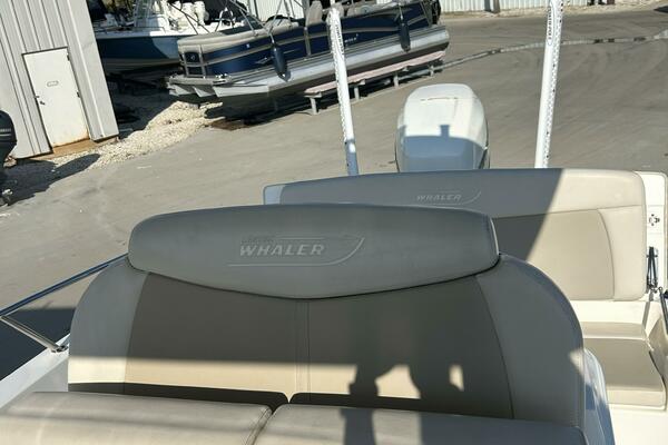 27ft Boston Whaler Yacht For Sale