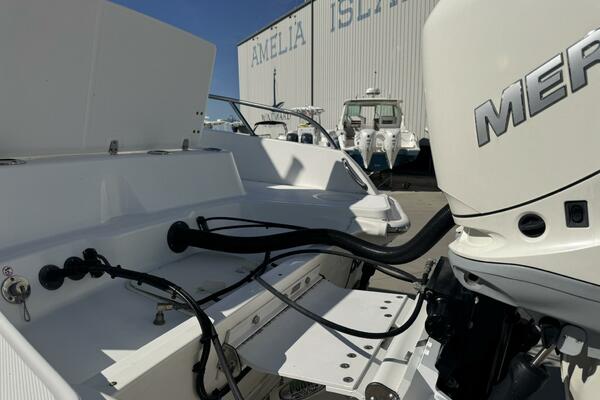 27ft Boston Whaler Yacht For Sale