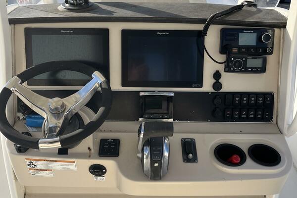 27ft Boston Whaler Yacht For Sale