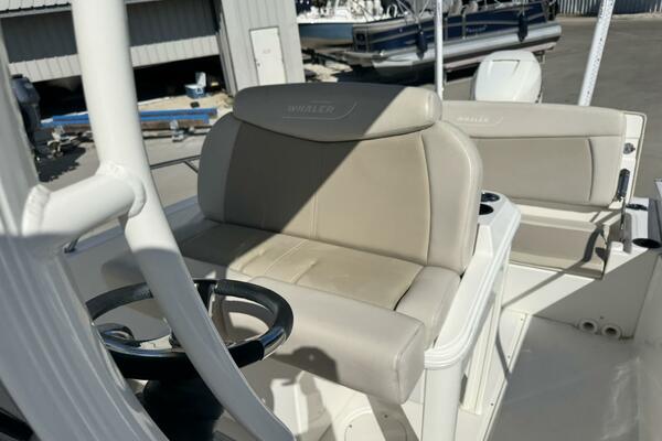 27ft Boston Whaler Yacht For Sale