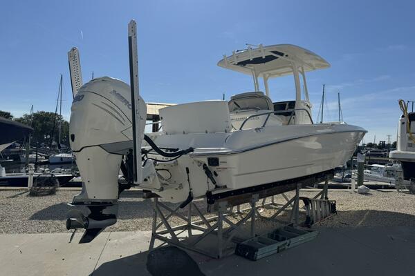 27ft Boston Whaler Yacht For Sale