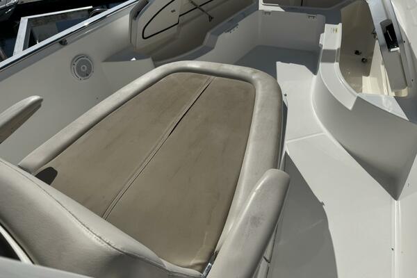 27ft Boston Whaler Yacht For Sale