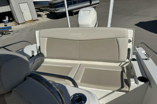27ft Boston Whaler Yacht For Sale