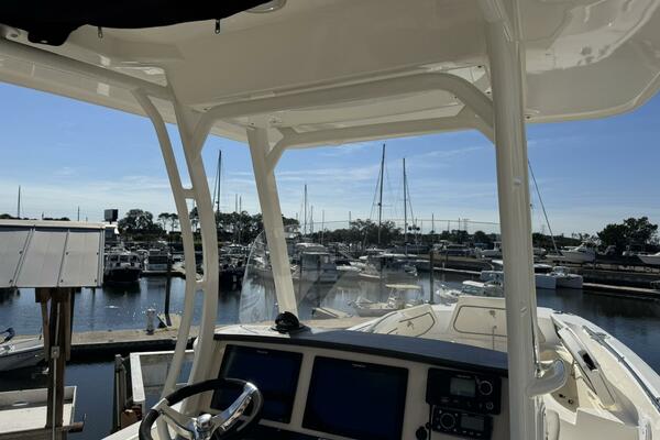 27ft Boston Whaler Yacht For Sale