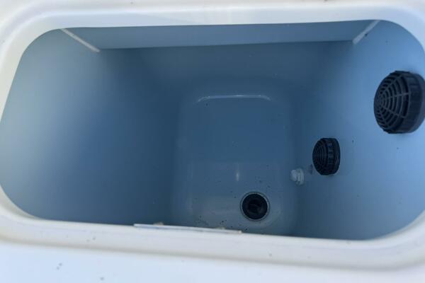 27ft Boston Whaler Yacht For Sale