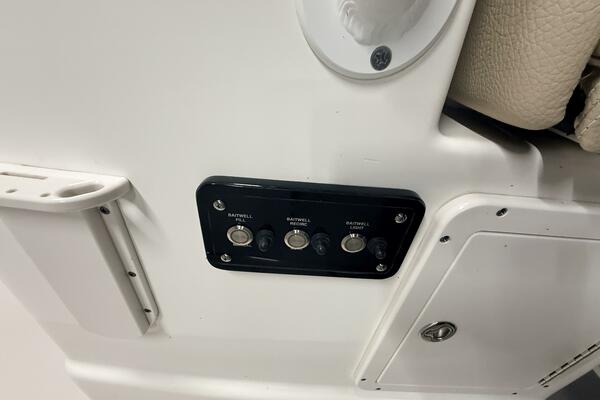 28ft NauticStar Yacht For Sale