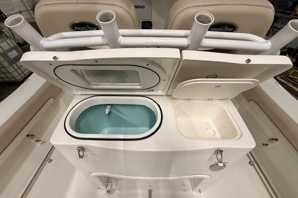 28ft NauticStar Yacht For Sale