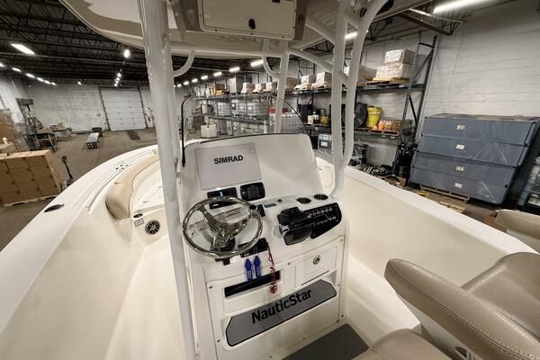 28ft NauticStar Yacht For Sale