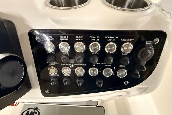 28ft NauticStar Yacht For Sale