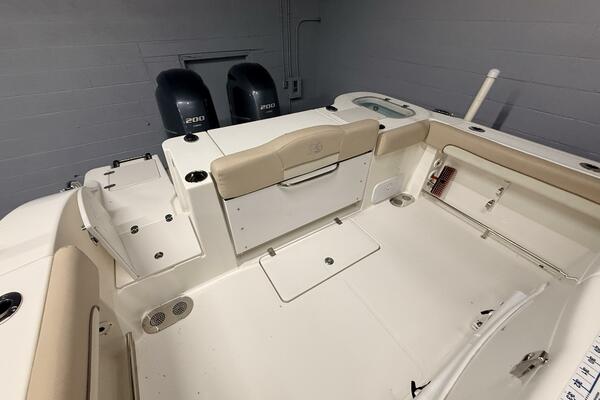 28ft NauticStar Yacht For Sale