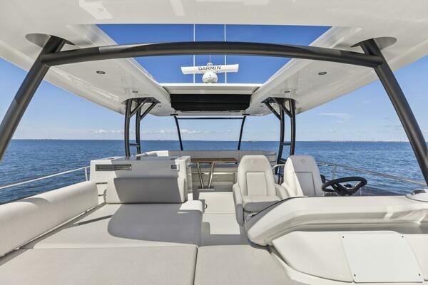 2026 Prestige F5.7 Flybridge - Flybridge