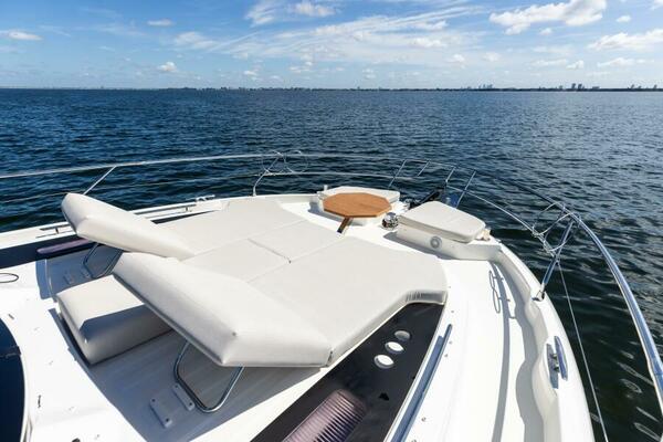 2026 Prestige F5.7 Flybridge - Foredeck