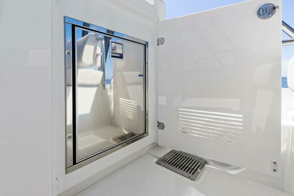 2026 Prestige F5.7 Flybridge - Flybridge Wet Bar Fridge