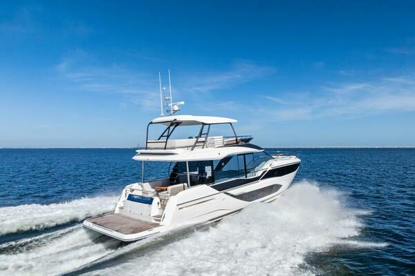 2026 Prestige F5.7 Flybridge - Stern 3/4 Starboard