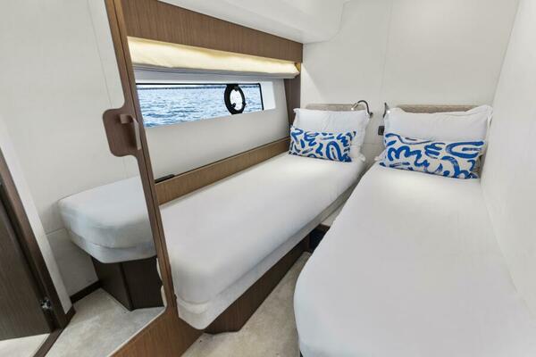 2026 Prestige F5.7 Flybridge - Guest Suite
