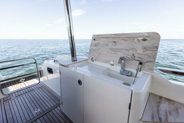 2026 Prestige F5.7 Flybridge - Aft Deck Wet Bar