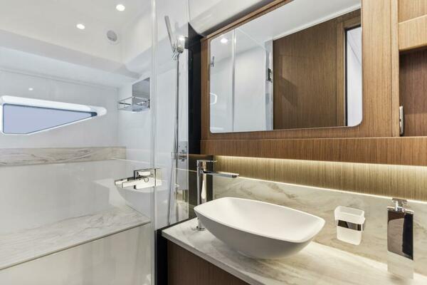 2026 Prestige F5.7 Flybridge - Guest VIP Suite Head