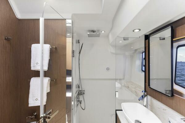 2026 Prestige F5.7 Flybridge - Master Suite Head