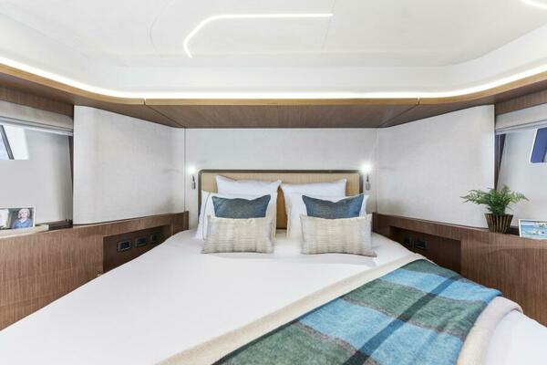 2026 Prestige F5.7 Flybridge - Master Suite