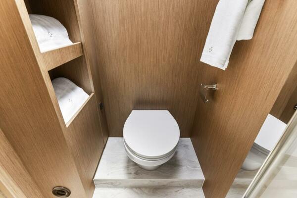 2026 Prestige F5.7 Flybridge - Master Suite Head