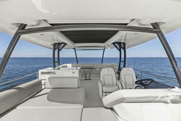 2026 Prestige F5.7 Flybridge - Flybridge