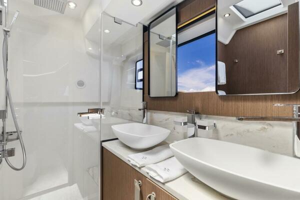 2026 Prestige F5.7 Flybridge - Master Suite Head