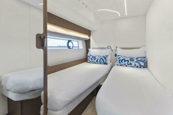 2026 Prestige F5.7 Flybridge - Guest Suite