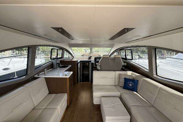 Sea Ray FLY 400 Yacht For Sale