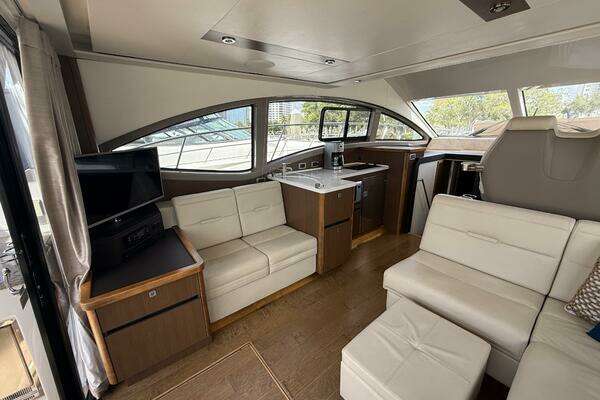 Sea Ray FLY 400 Yacht For Sale