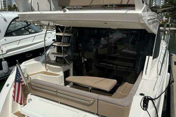 Sea Ray FLY 400 Yacht For Sale