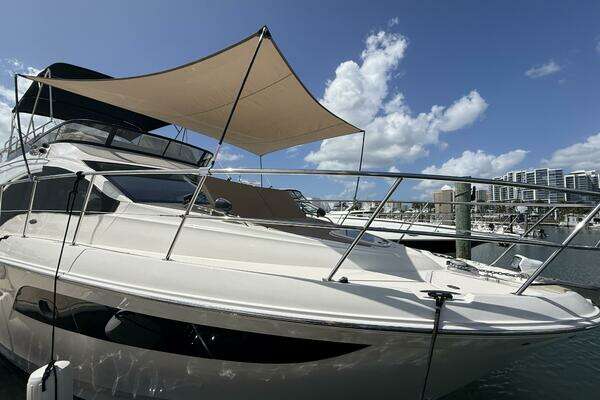 Sea Ray FLY 400 Yacht For Sale