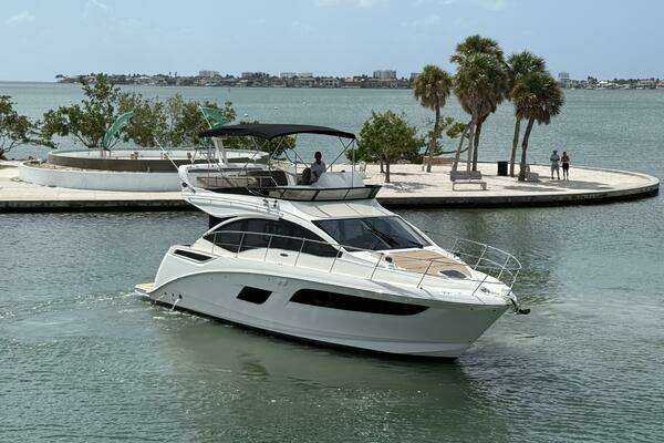 Sea Ray FLY 400 Yacht For Sale