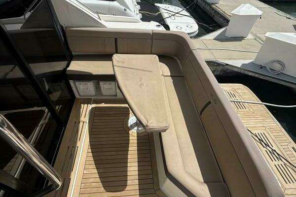 Sea Ray FLY 400 Yacht For Sale