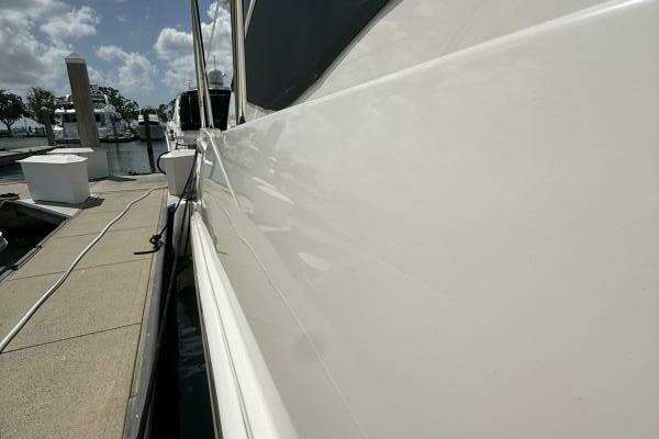 Sea Ray FLY 400 Yacht For Sale