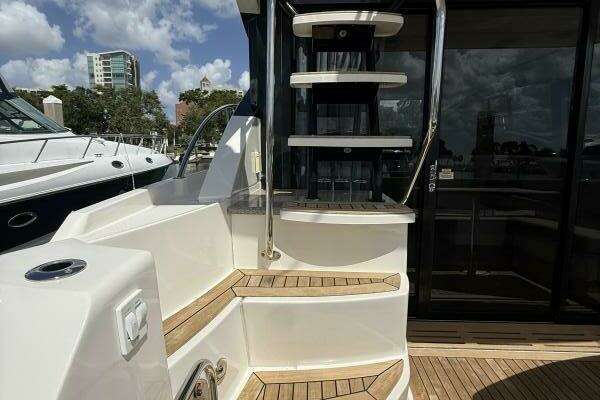 Sea Ray FLY 400 Yacht For Sale