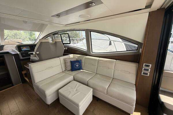 Sea Ray FLY 400 Yacht For Sale