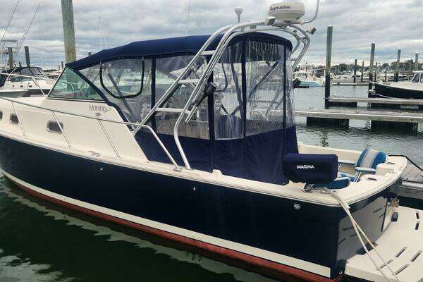 Photo of the 2003 Mainship Pilot 30 "La Dolce Vita"