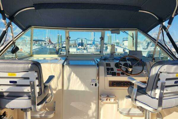 Photo of the 2003 Mainship Pilot 30 "La Dolce Vita"