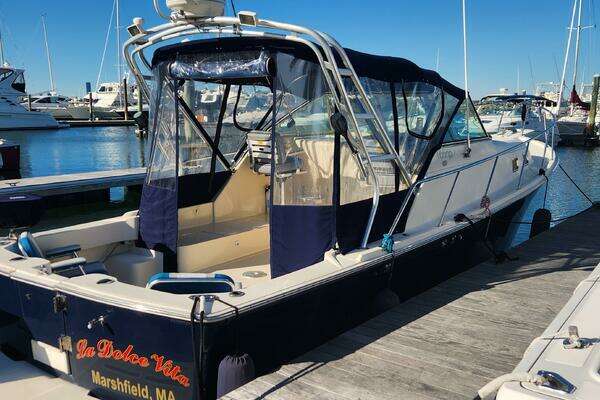 Photo of the 2003 Mainship Pilot 30 "La Dolce Vita"