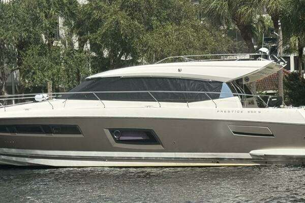 58-ft-Prestige-2013-550S- Fort Lauderdale Florida United States  yacht for sale
