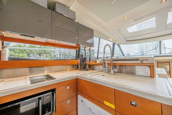 Prestige 550S Yacht For Sale