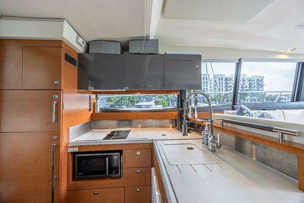 Prestige 550S Yacht For Sale