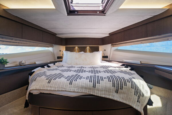 72ft Galeon Yacht For Sale