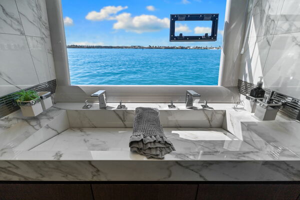 72ft Galeon Yacht For Sale